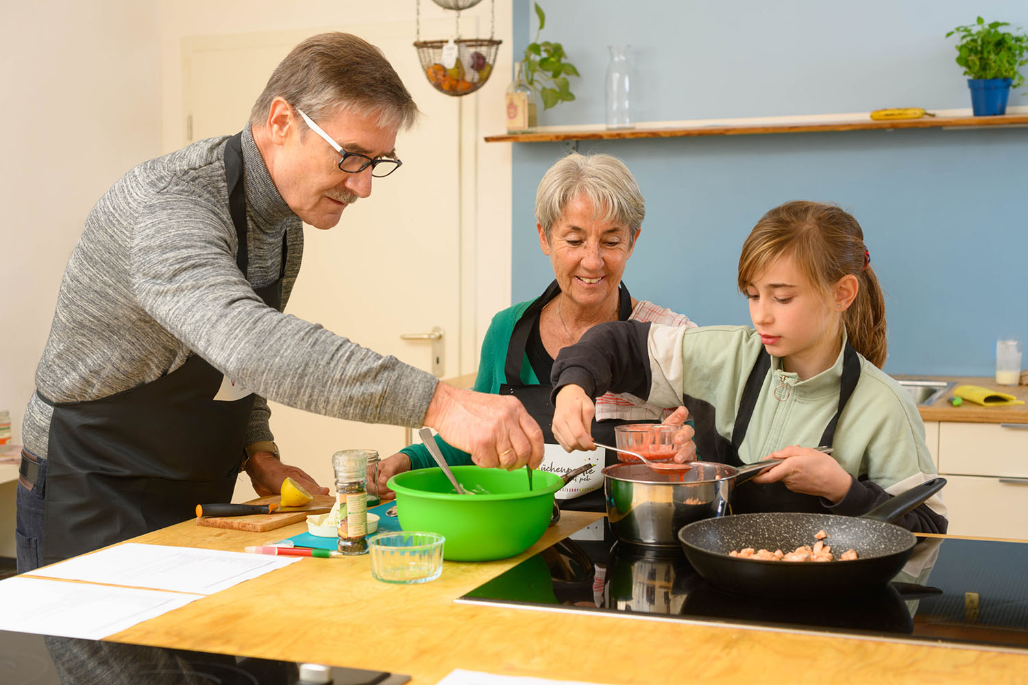 "Die Küchenpartie mit peb": Generationen kochen gemeinsam