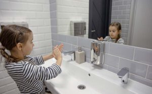 Wie bleiben Schultoiletten sauber? - Magazin SCHULE